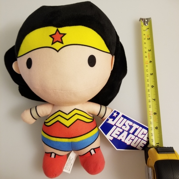 A bundle of Super Man and Wonder Woman Plushies - Picture 2 of 8